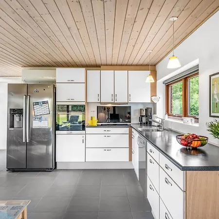 Martje - 900m From The Sea By Interhome